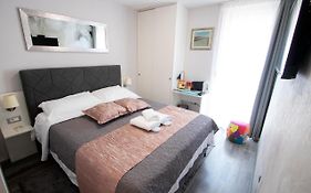 Calm Apartment & Room